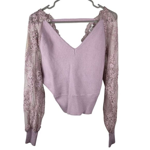En Creme Lavender Cropped V-Neck Sexy Sweater w/ Long Lace Sleeves and Back Sz S - Picture 1 of 10